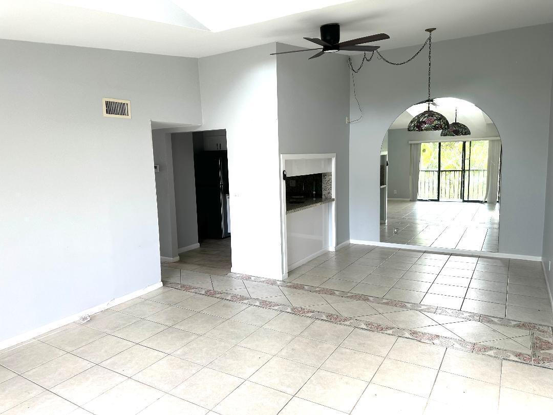 PINE RIDGE NORTH VILLAGE III CONDO - Residential Lease