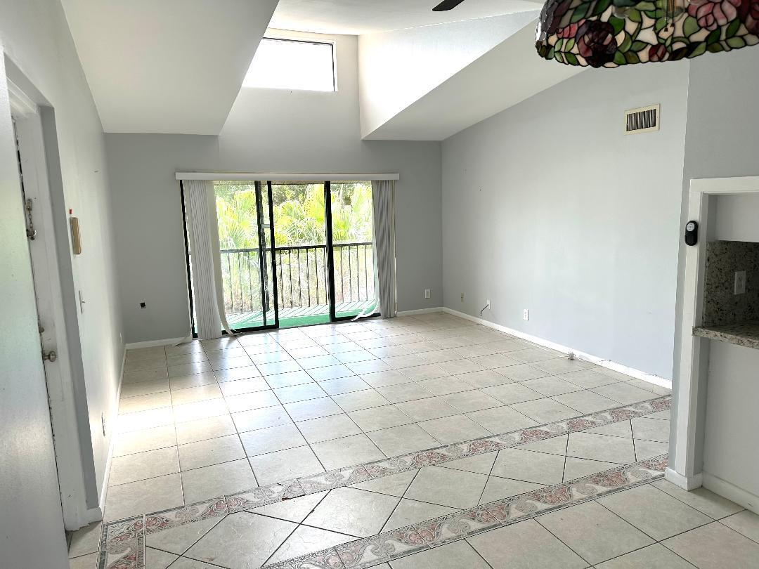 PINE RIDGE NORTH VILLAGE III CONDO - Residential Lease