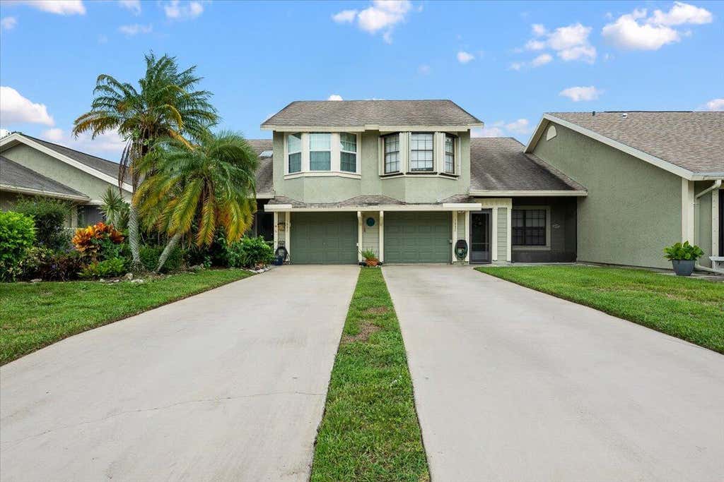 Photo of 1562 SE Lynshire Court, Port Saint Lucie, FL 34952 (MLS # R11125723)