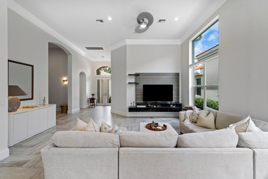 Photo of 112 Isle Drive, Palm Beach Gardens, FL 33418 (MLS # R11036016)