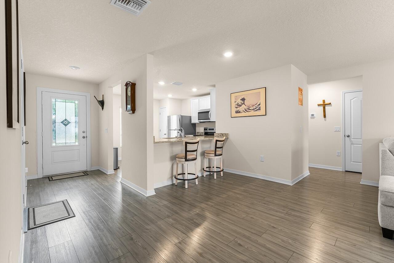 VERO LAKE ESTATES UNIT P - Residential