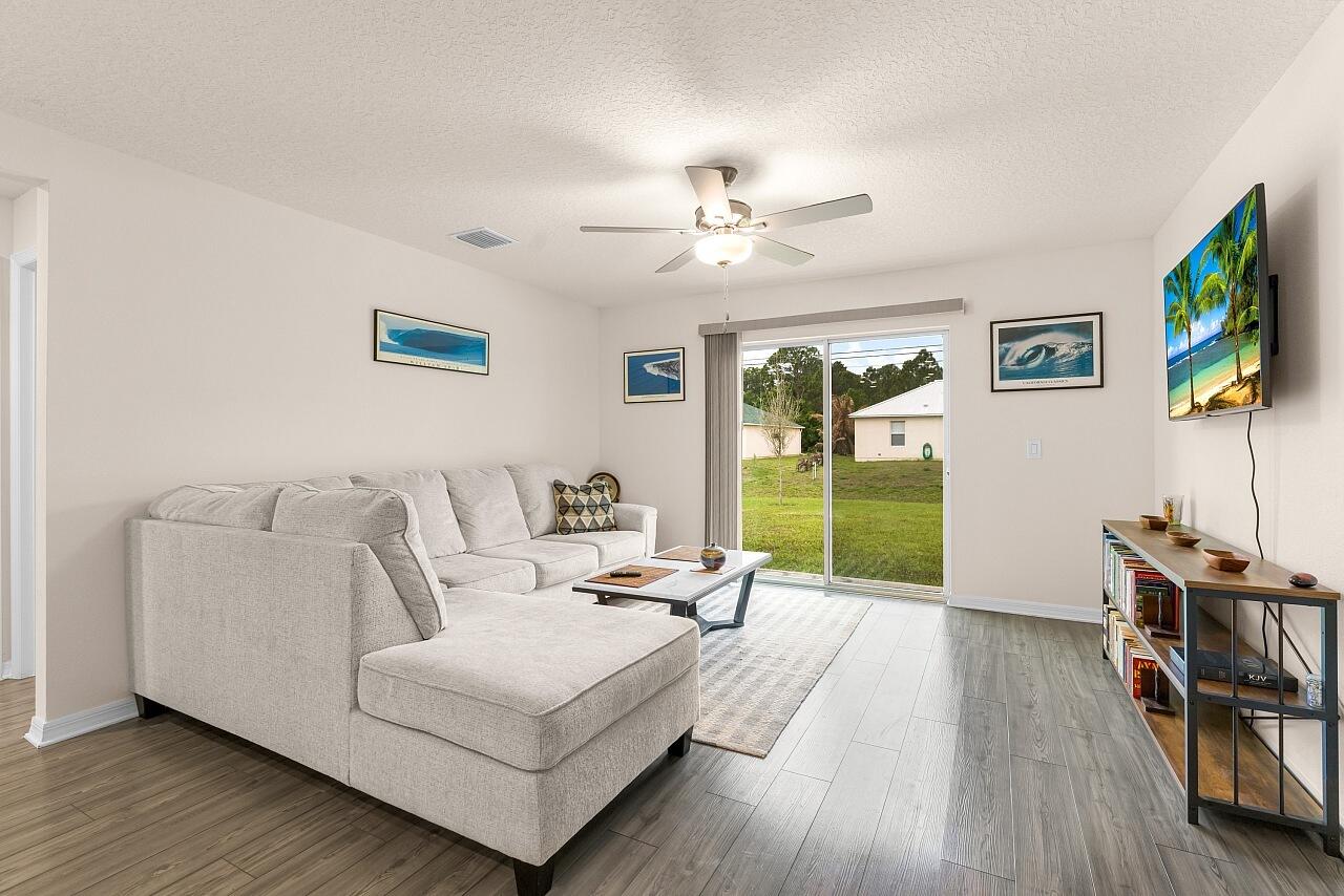 VERO LAKE ESTATES UNIT P - Residential