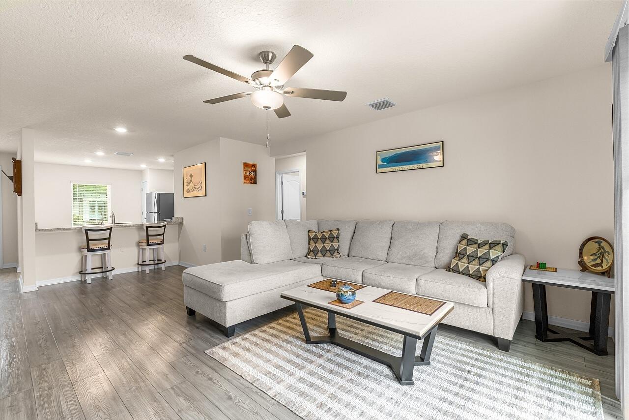 VERO LAKE ESTATES UNIT P - Residential