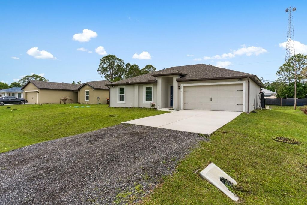 Photo of 8275 105th Court, Vero Beach, FL 32967 (MLS # B26004175)