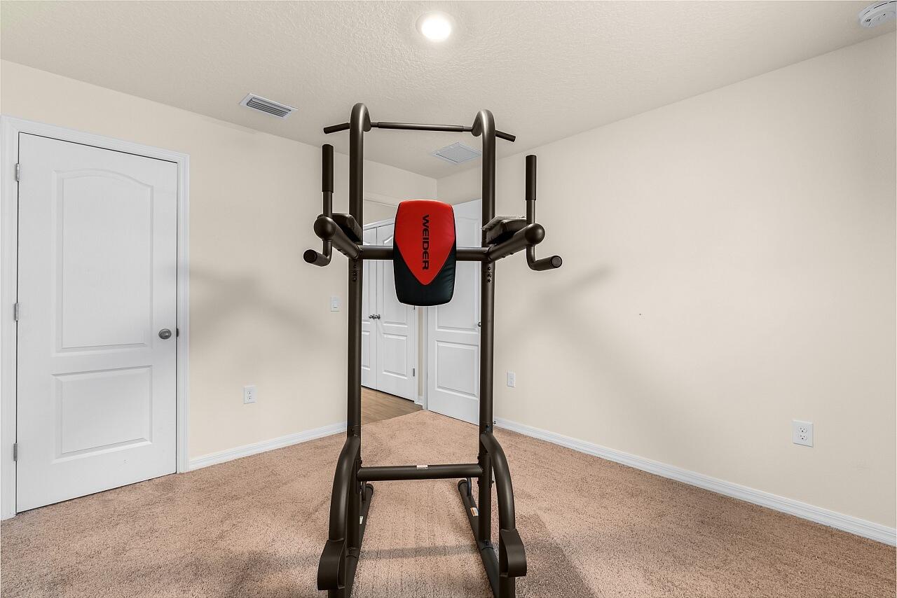 VERO LAKE ESTATES UNIT P - Residential