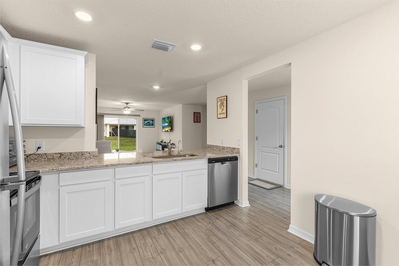 VERO LAKE ESTATES UNIT P - Residential