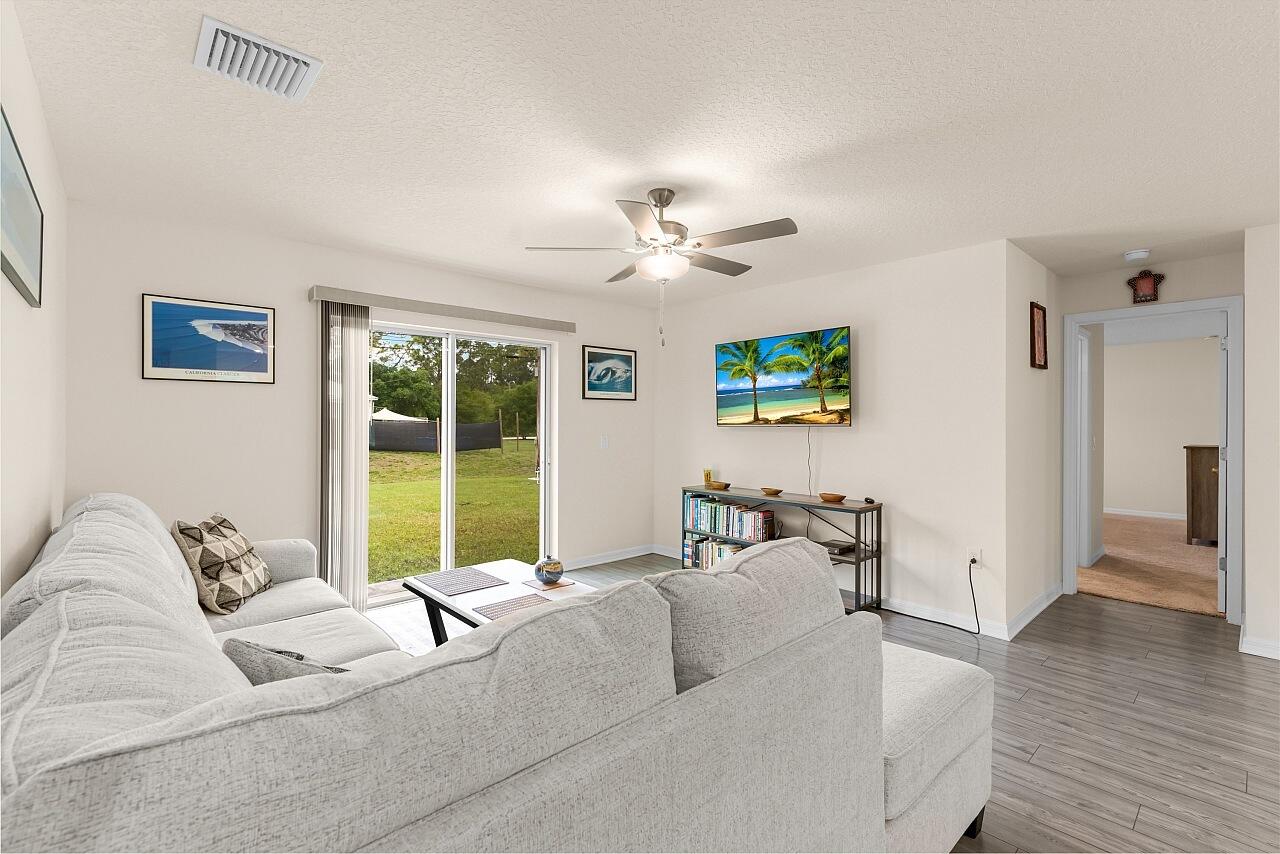 VERO LAKE ESTATES UNIT P - Residential