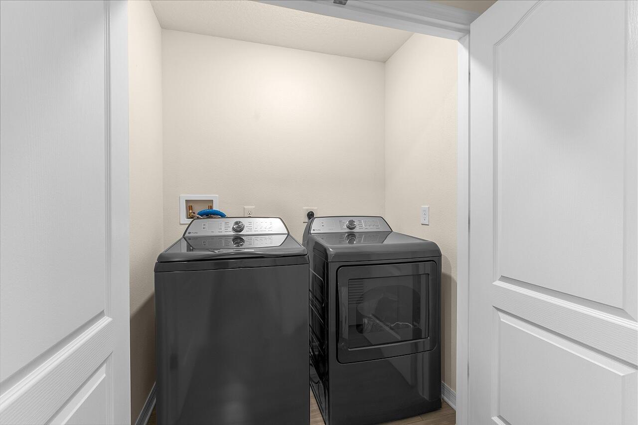 VERO LAKE ESTATES UNIT P - Residential