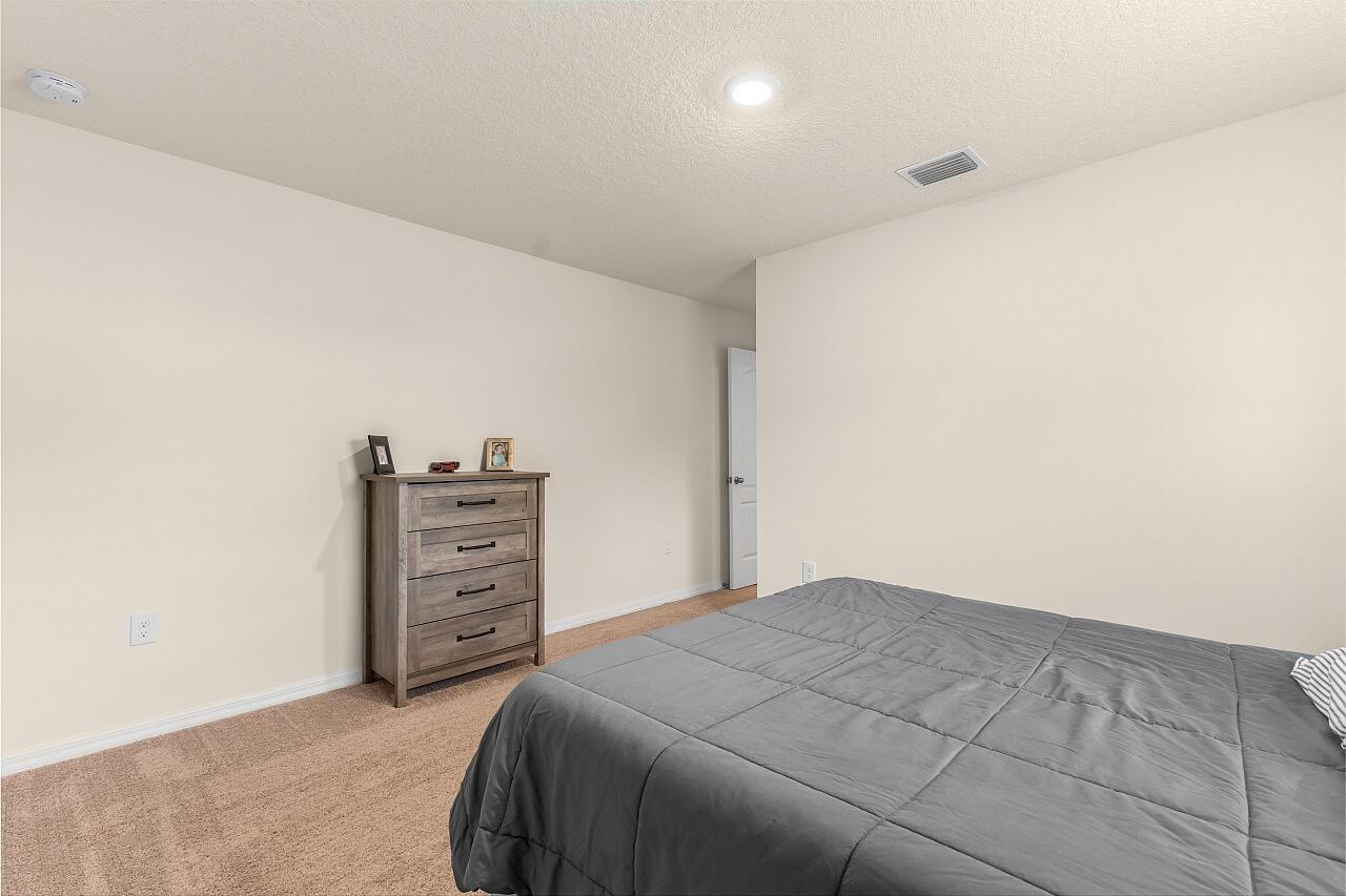 VERO LAKE ESTATES UNIT P - Residential