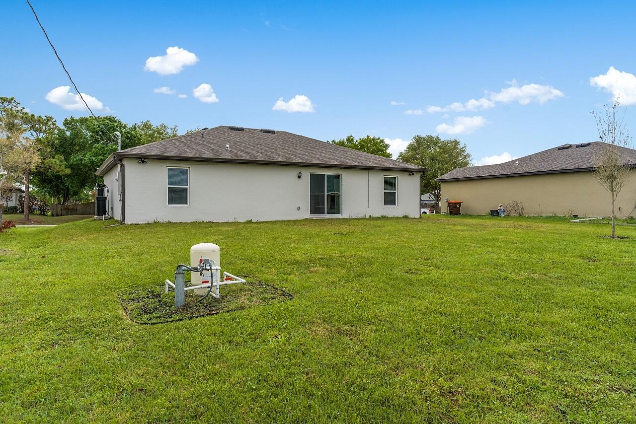 VERO LAKE ESTATES UNIT P - Residential