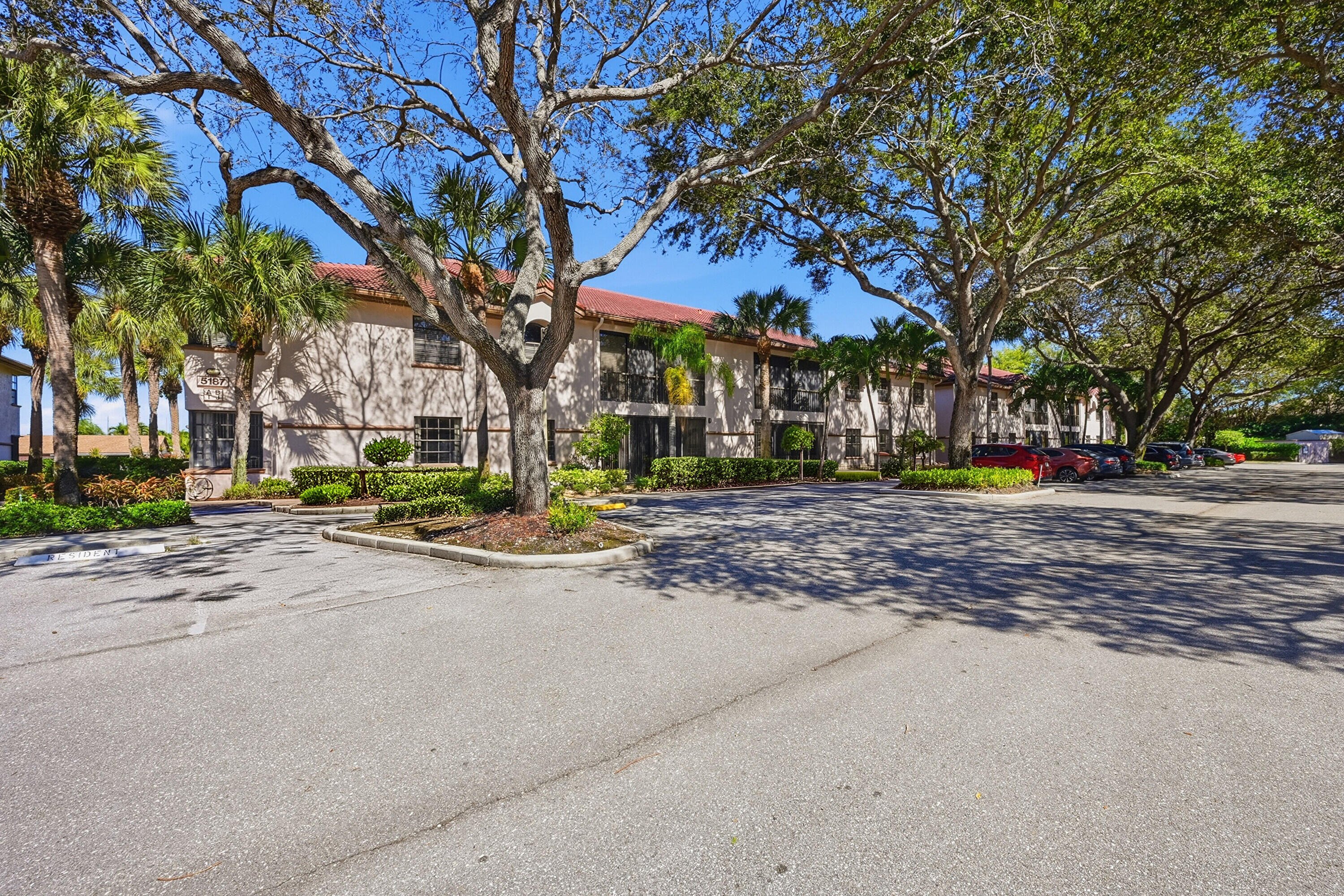 Platina/ Diamante Village - Residential Lease