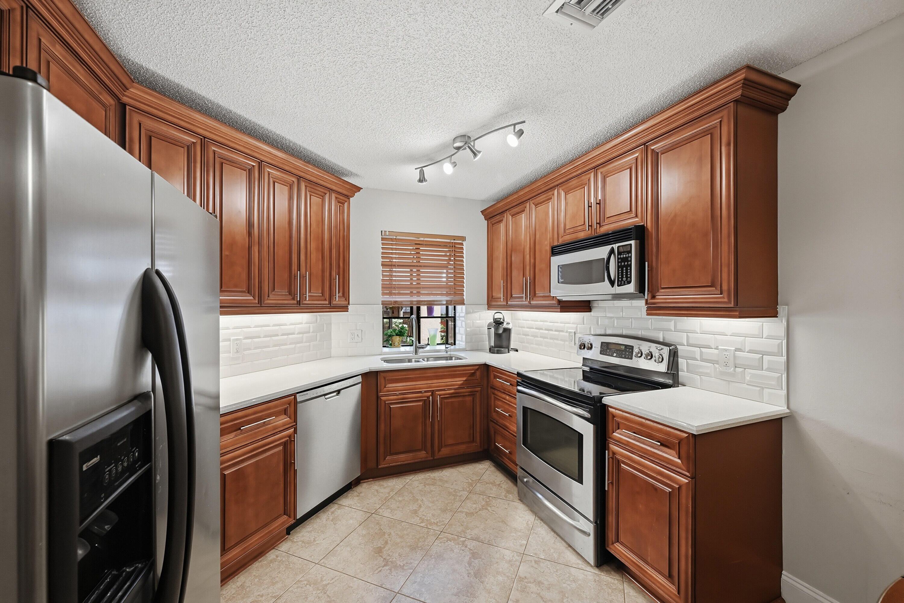 Platina/ Diamante Village - Residential Lease