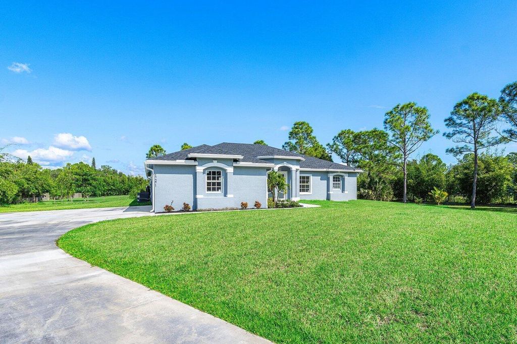 Photo of 17271 81st Lane N, Loxahatchee, FL 33470 (MLS # R11033502)