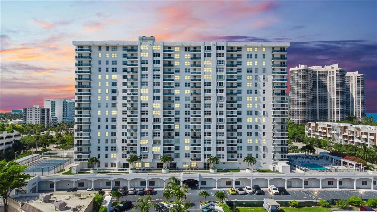 3015 N OCEAN Boulevard 18L