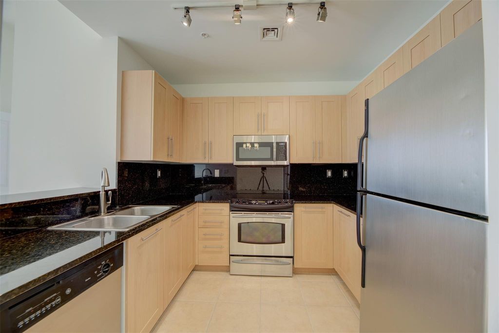 Photo of 511 SE 5th Avenue #1913, Fort Lauderdale, FL 33301 (MLS # F10556902)