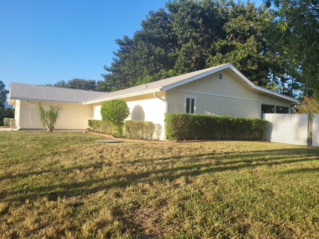 Photo of 2913 SE Darien Road, Port Saint Lucie, FL 34952 (MLS # R11081037)
