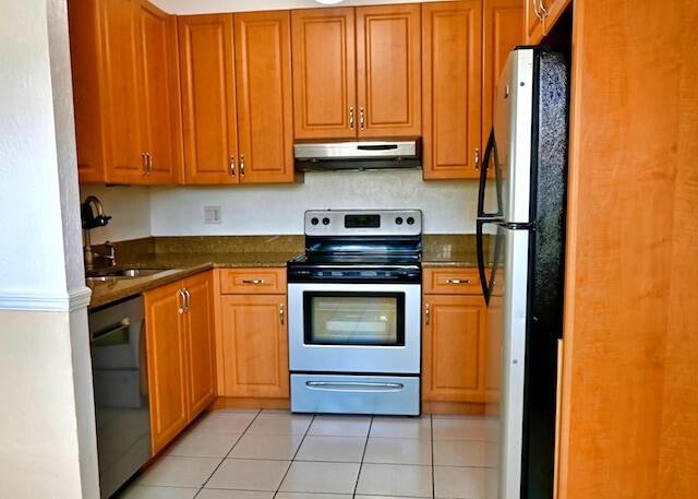 BOCA COUNTRY ESTATES CONDO - Residential