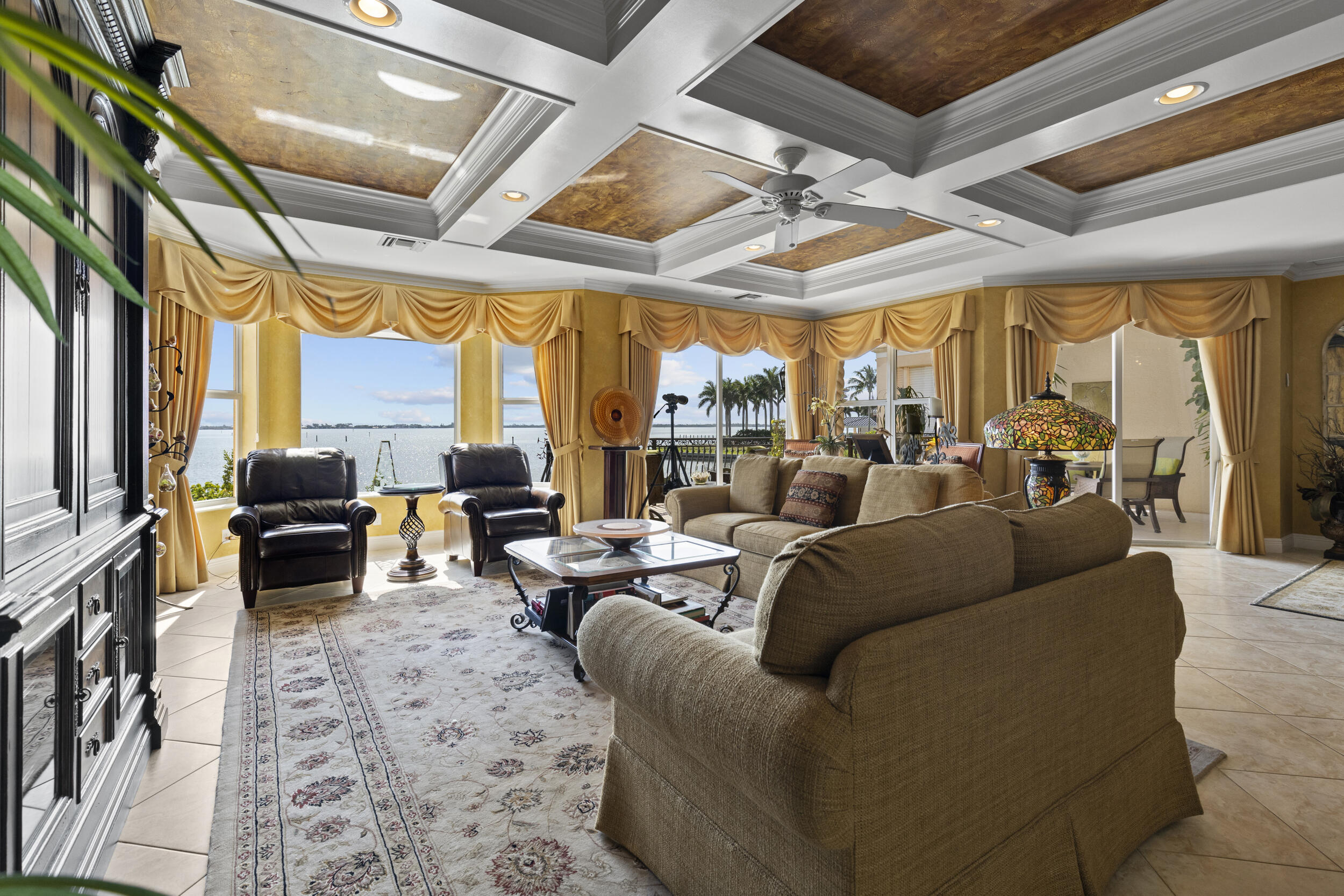 OUTRIGGER HARBOUR CONDO - Residential