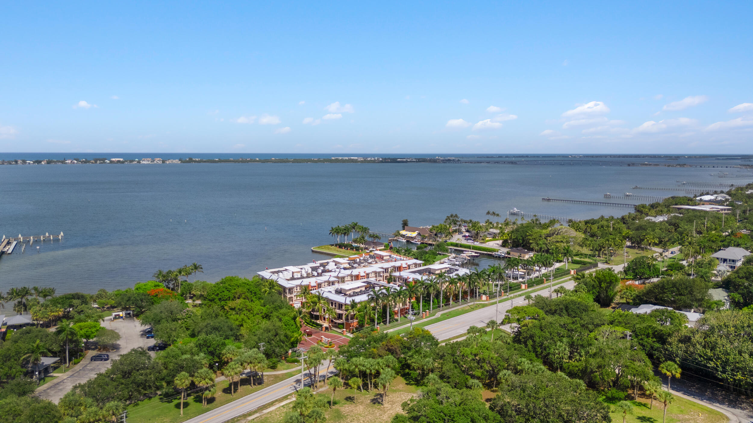 OUTRIGGER HARBOUR CONDO - Residential