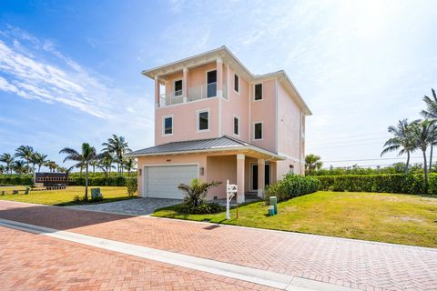 A home in Hutchinson Island