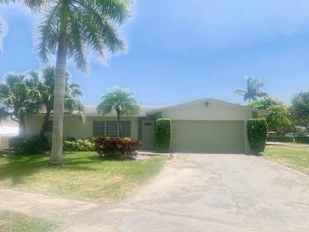 Photo of 1314 NW 2nd Avenue, Boca Raton, FL 33432 (MLS # B26008334)
