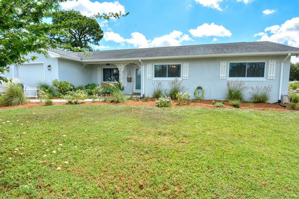 Photo of 891 SE Degan Drive Dr, Port Saint Lucie, FL 34983 (MLS # R10815990)