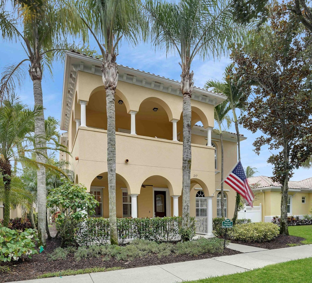 Photo of 217 Florence Drive, Jupiter, FL 33458 (MLS # B26037520)