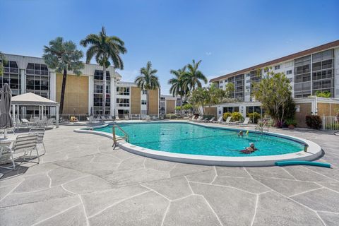 Tiny photo for 3040 NE 16th Avenue #402, Oakland Park, FL 33334 (MLS # F10556694)