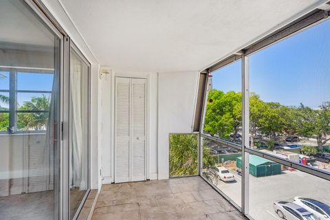 Tiny photo for 3040 NE 16th Avenue #402, Oakland Park, FL 33334 (MLS # F10556694)