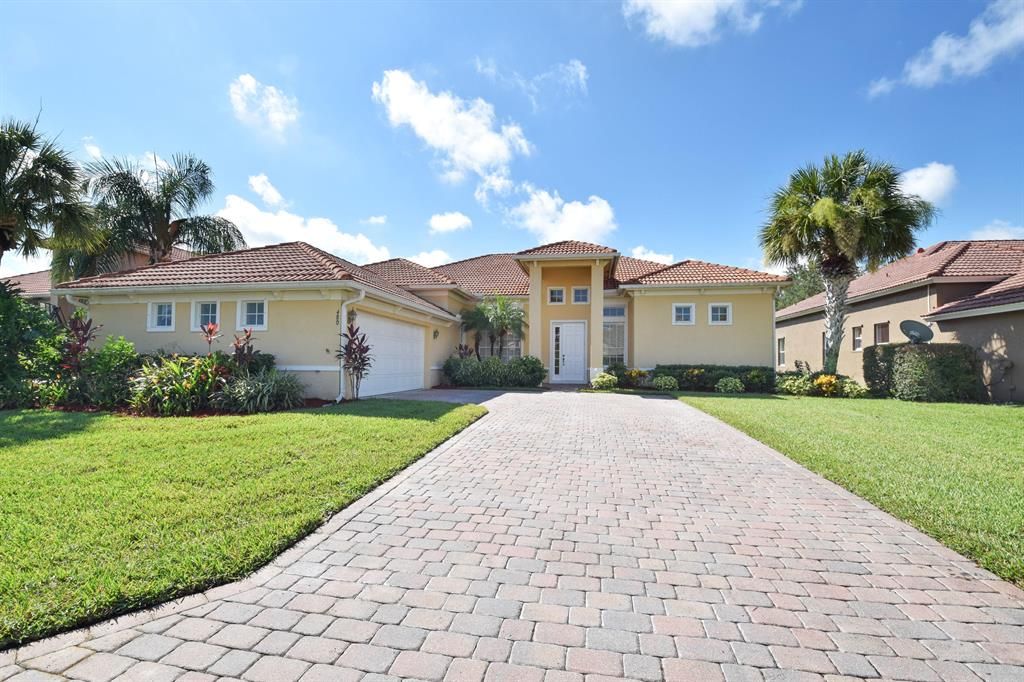 Photo of 480 NW Dover Court, Port Saint Lucie, FL 34983 (MLS # R10735499)