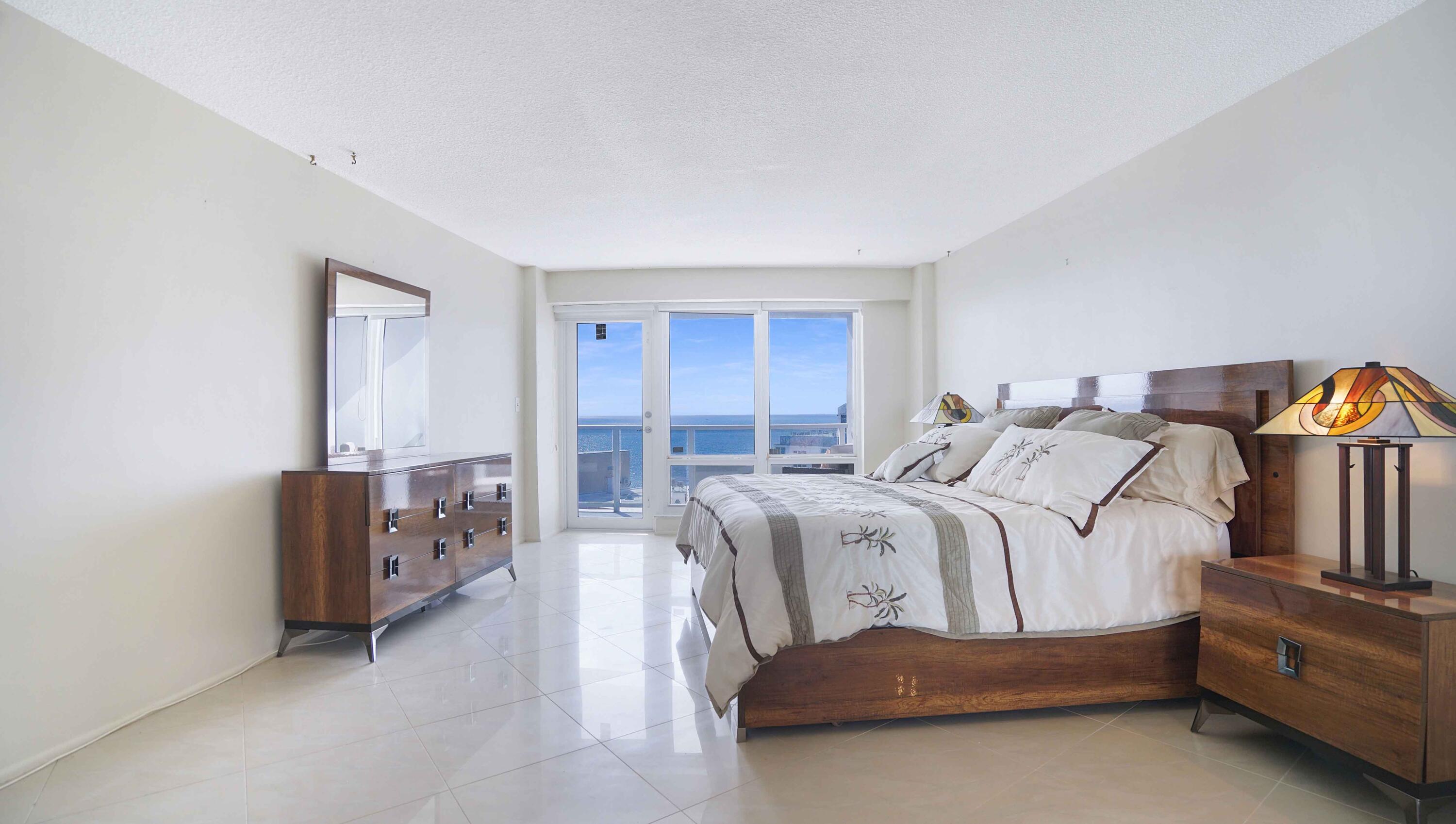 GALLEON CONDO - Residential