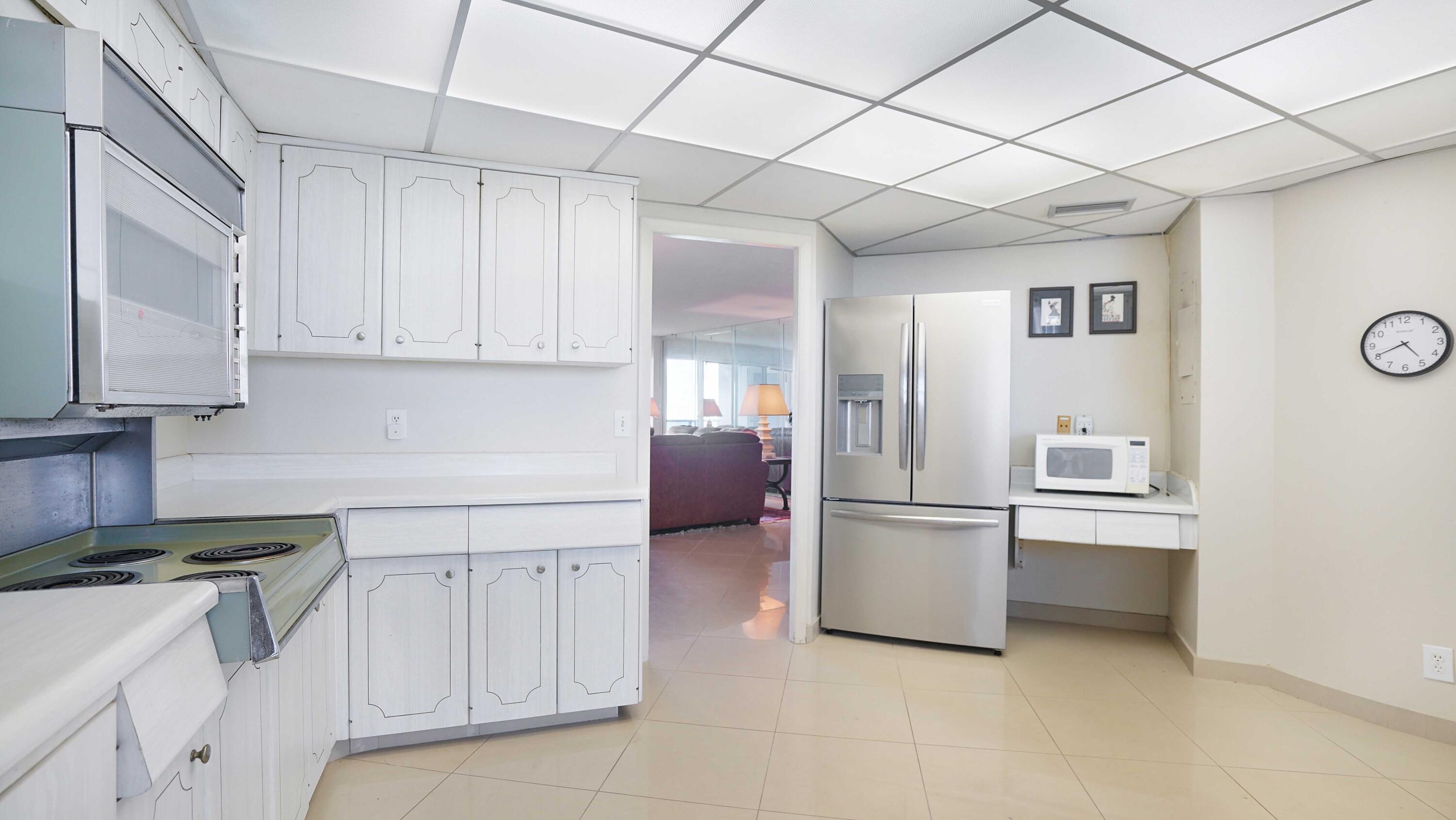 GALLEON CONDO - Residential