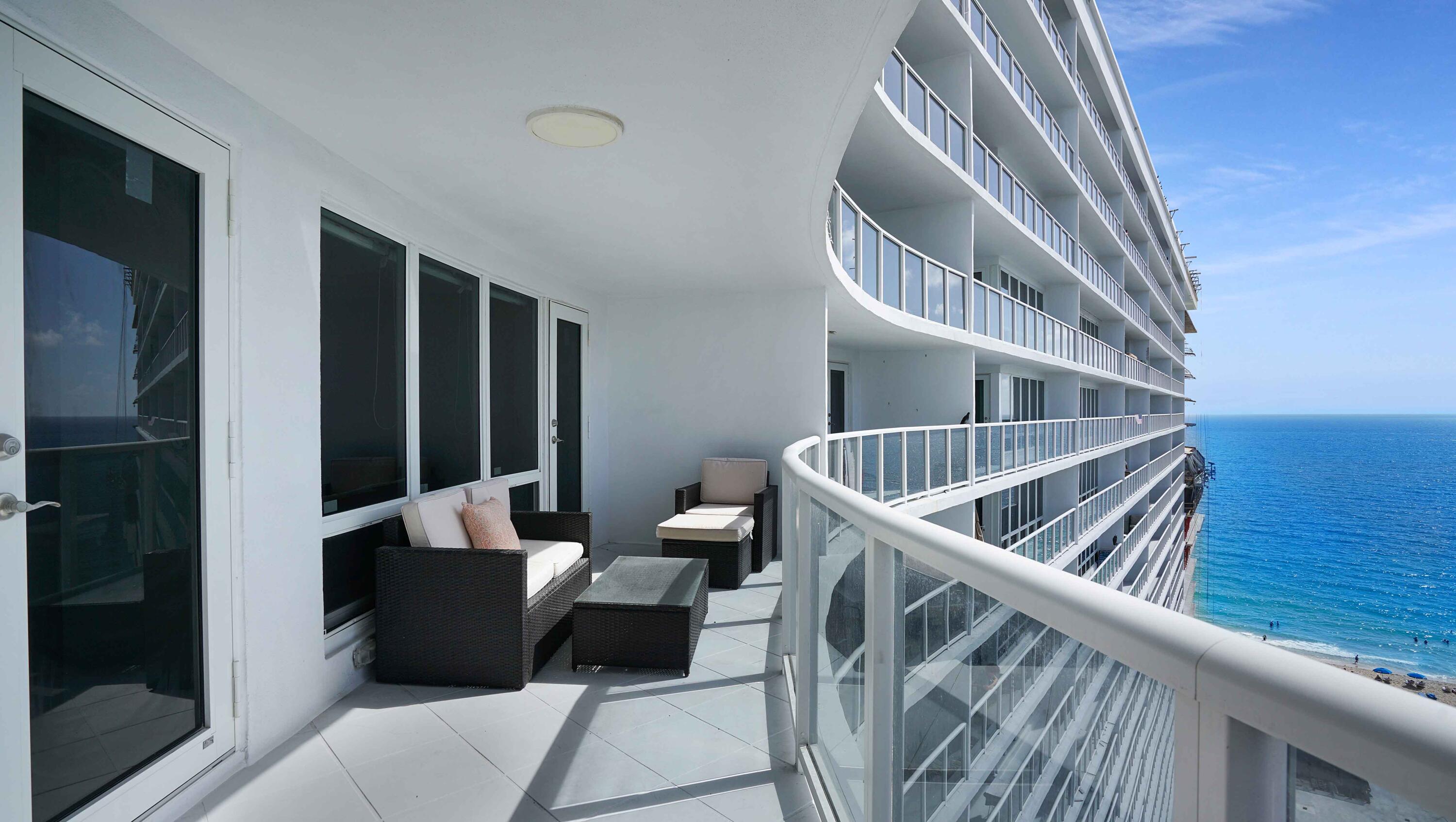 GALLEON CONDO - Residential