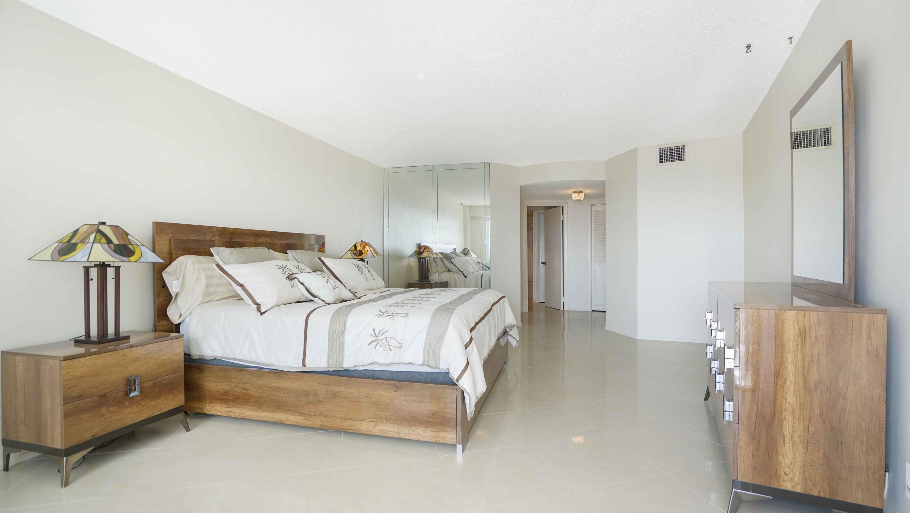 GALLEON CONDO - Residential