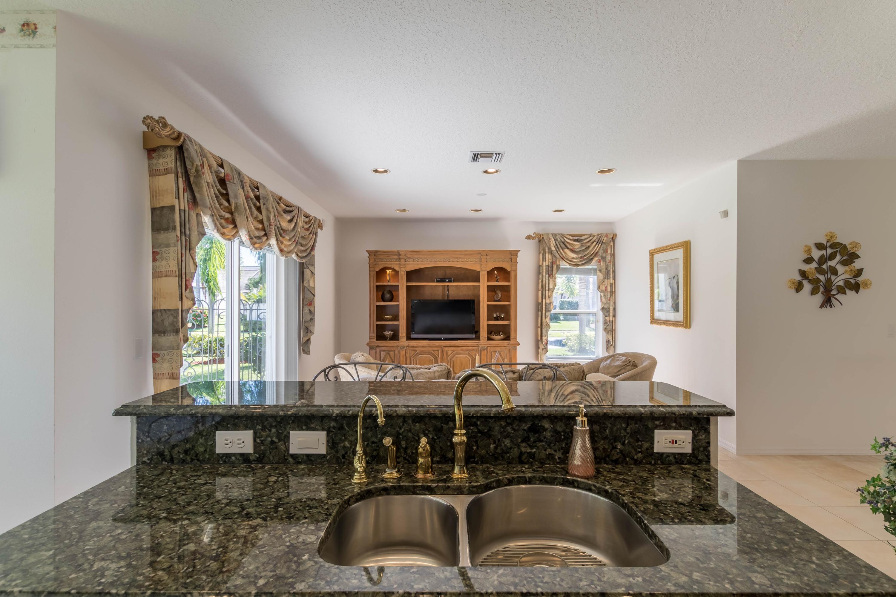 CHARLESTON SHORES - Residential