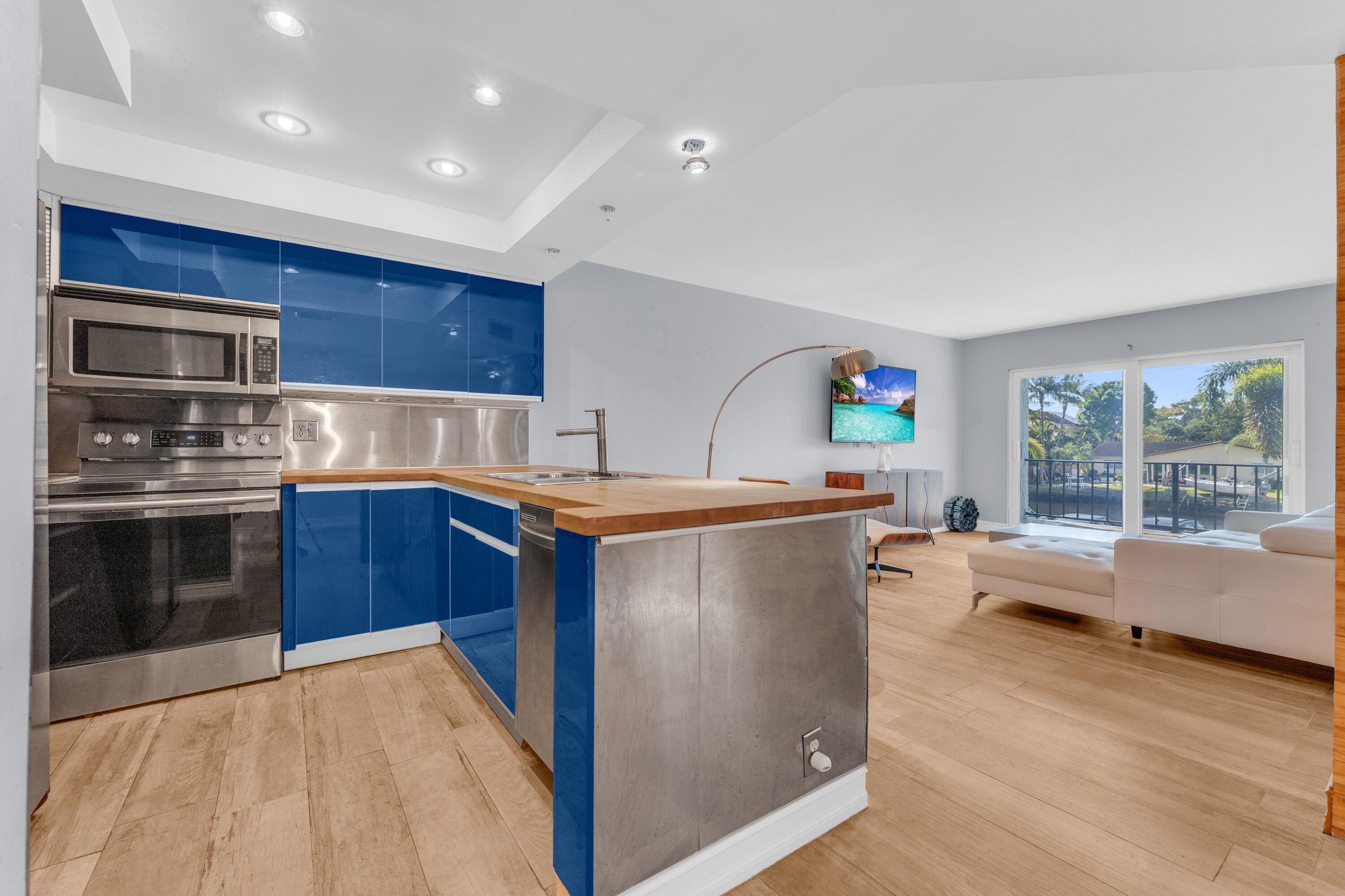 3004 NE 5th Terrace