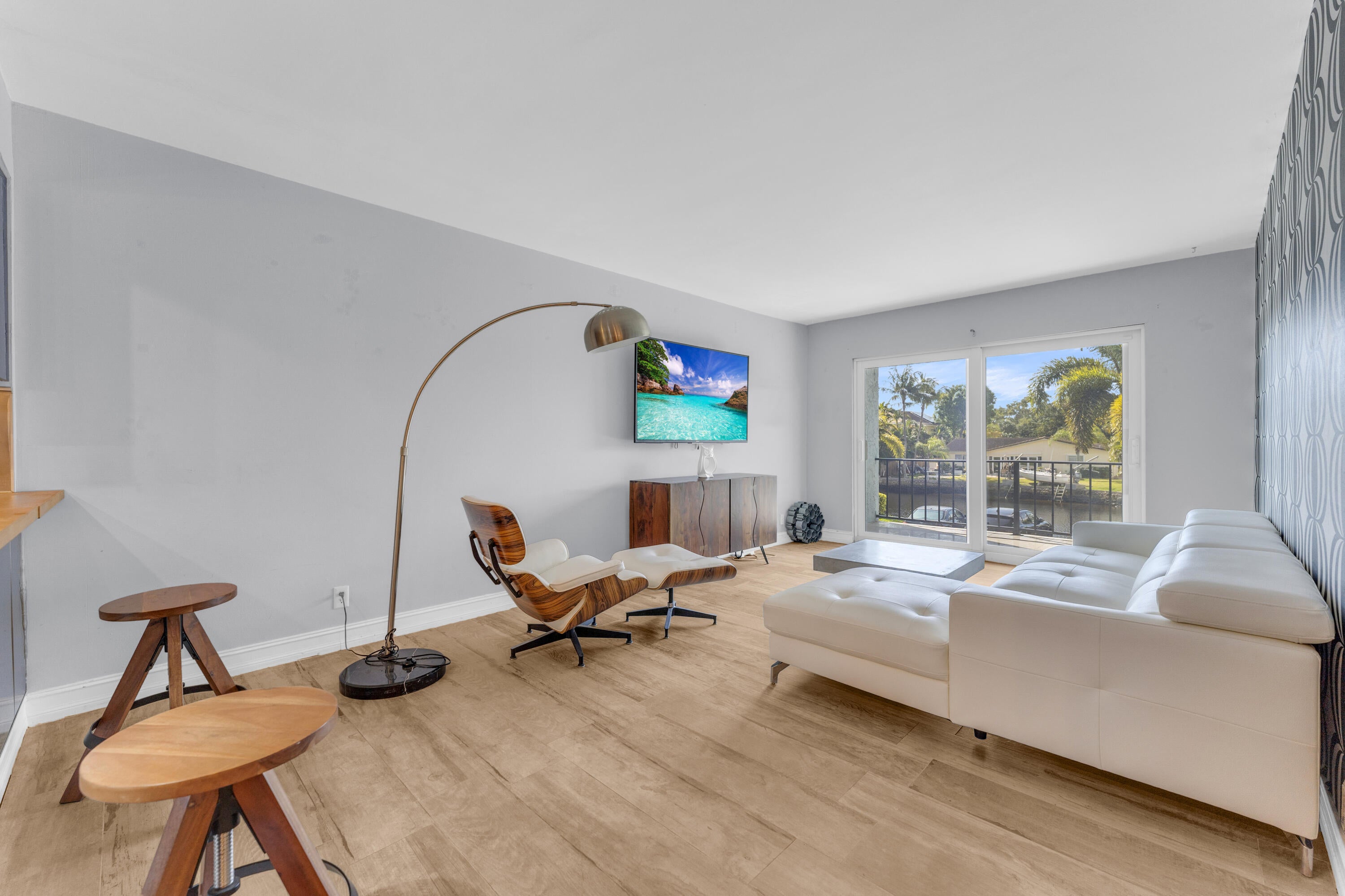 3004 NE 5th Terrace
