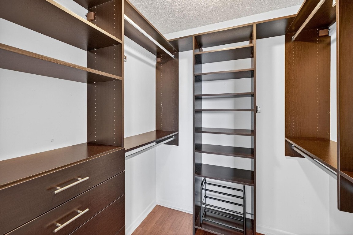 Lake Emerald - Residential