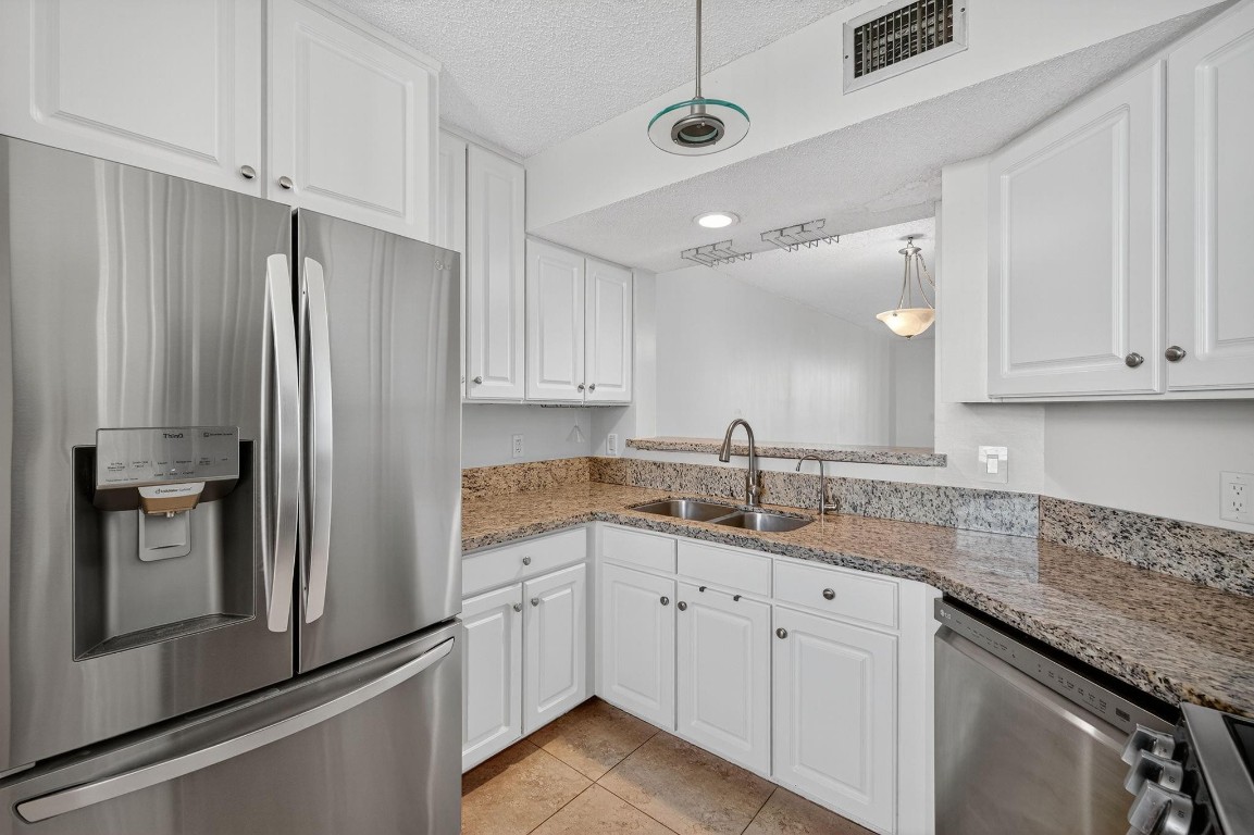 Lake Emerald - Residential