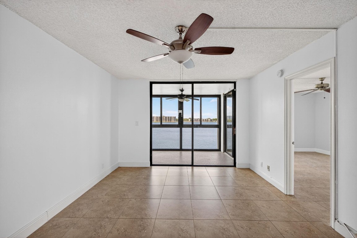 Lake Emerald - Residential