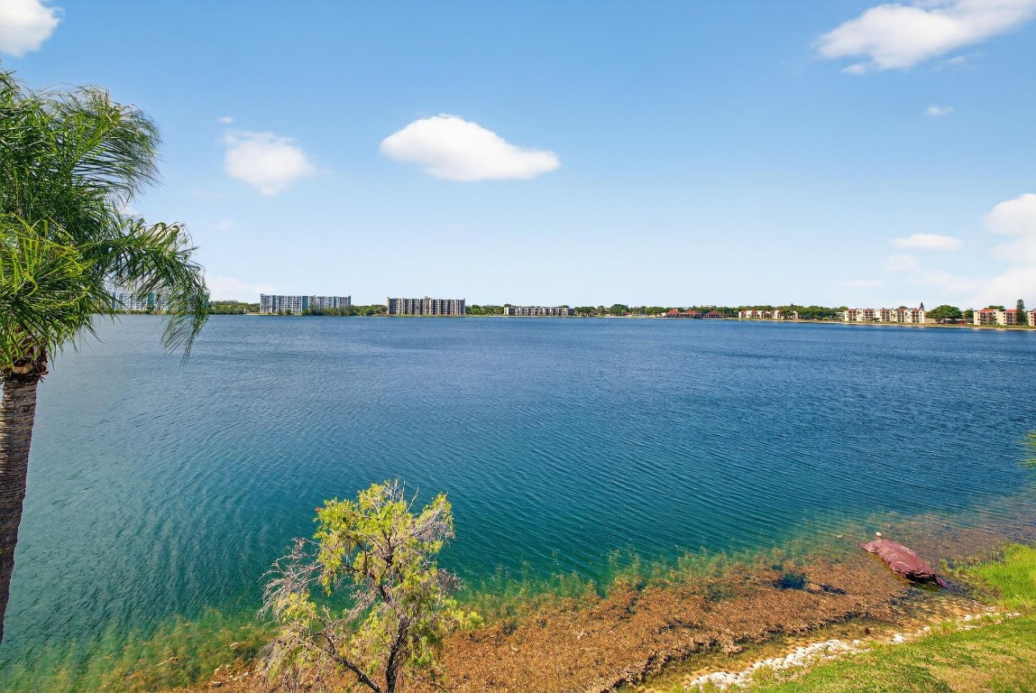 Lake Emerald - Residential