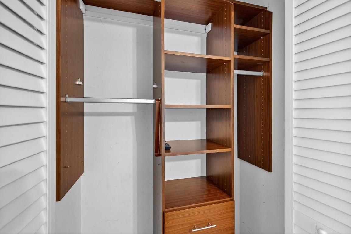 Lake Emerald - Residential