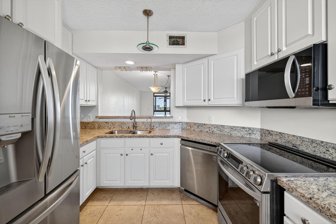 Lake Emerald - Residential