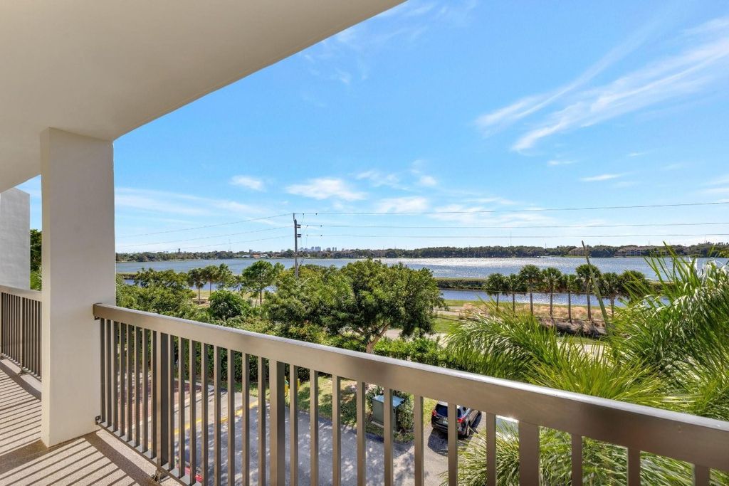 Photo of 115 Lake Emerald Drive #403, Oakland Park, FL 33309 (MLS # F10543835)