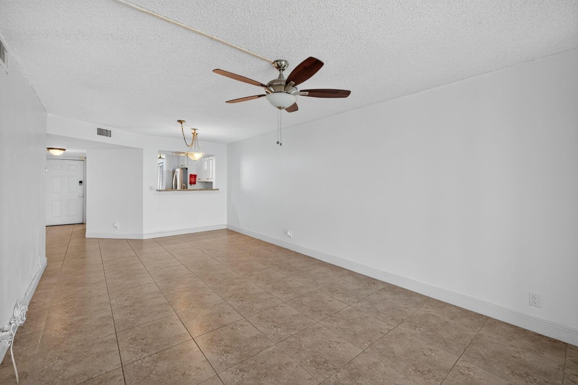 Lake Emerald - Residential