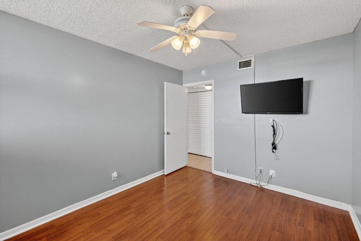 Lake Emerald - Residential