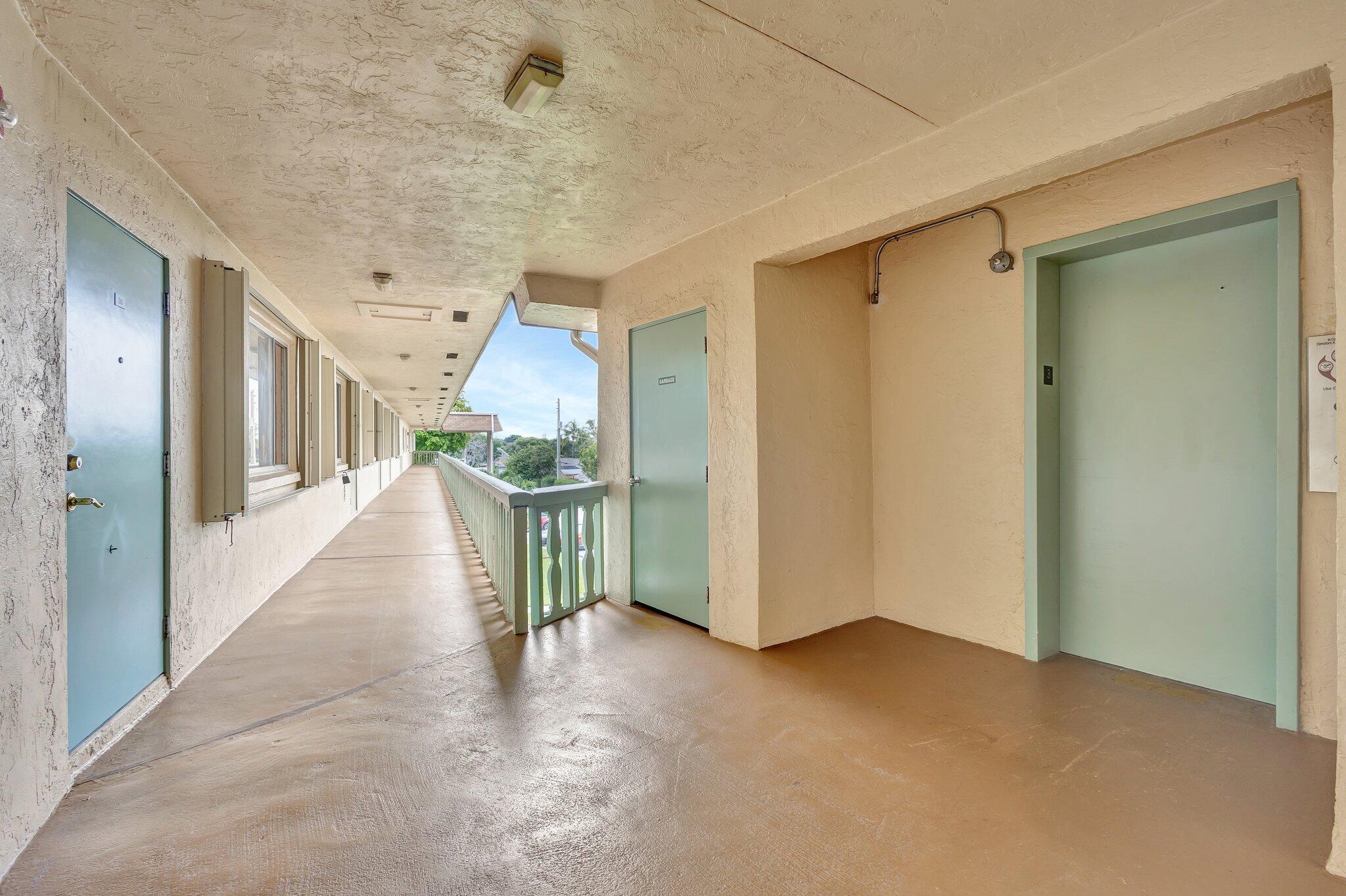 VILLAGE GREEN KENSINGTON CONDO - Residential