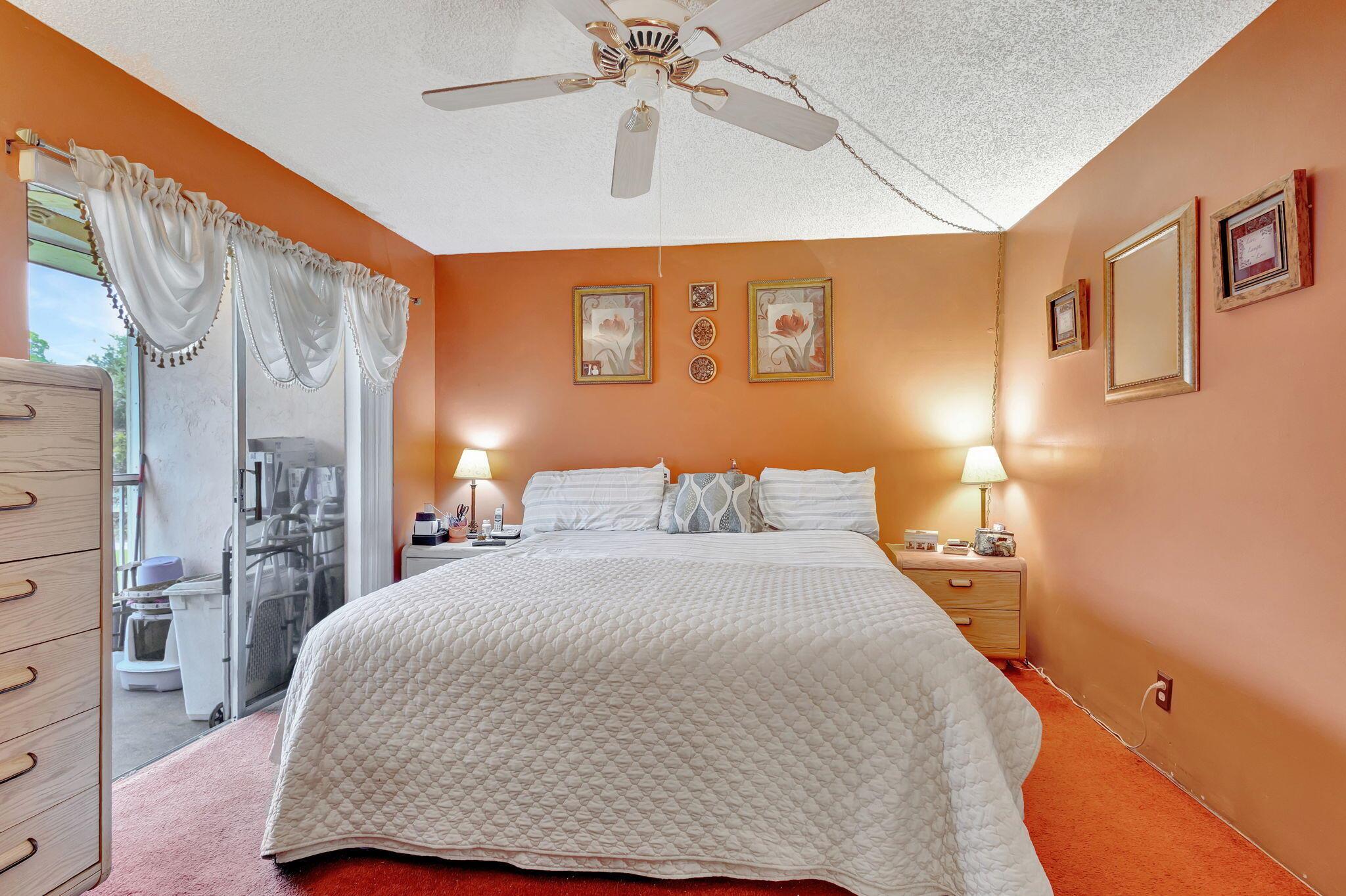 VILLAGE GREEN KENSINGTON CONDO - Residential