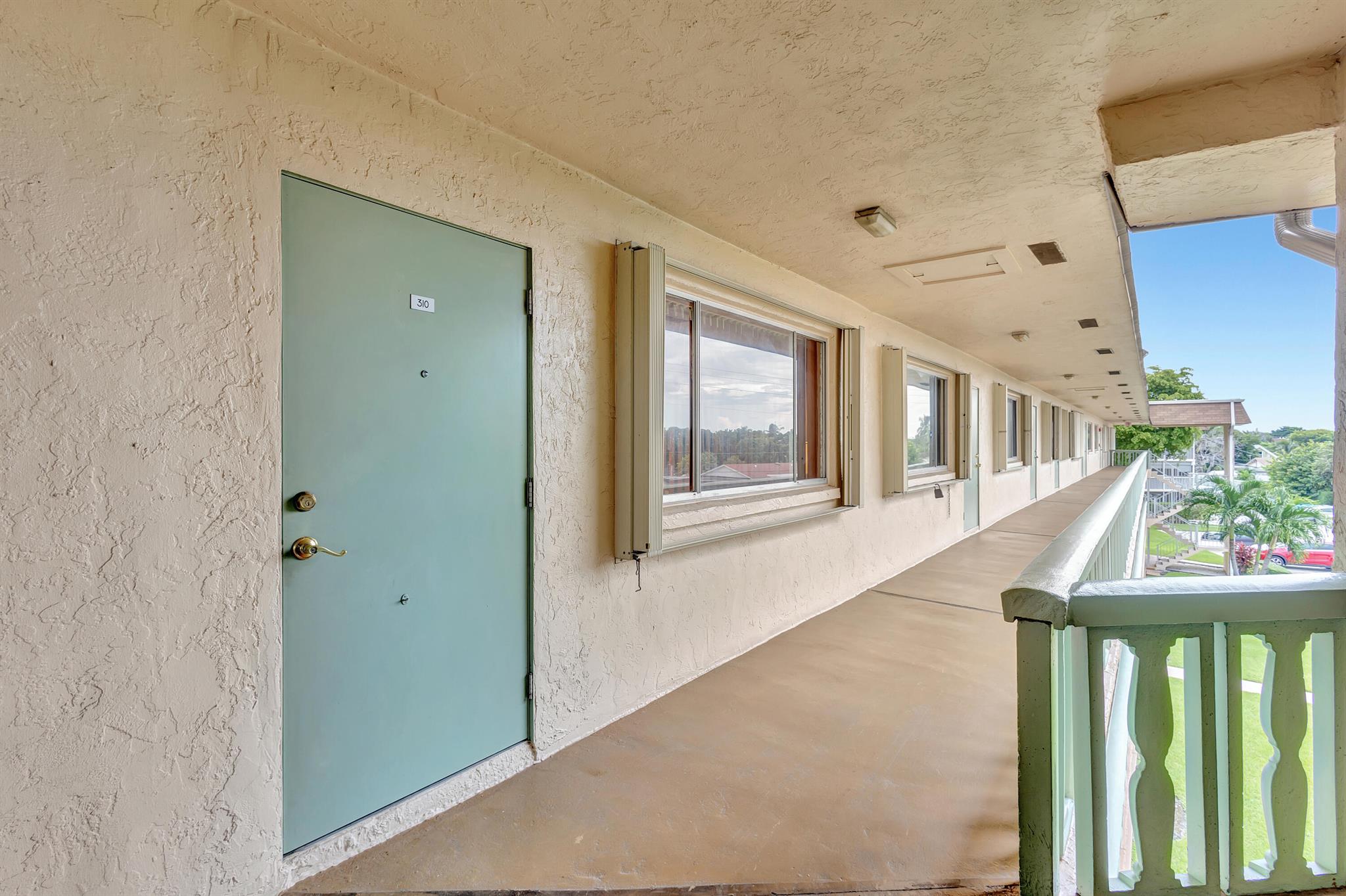 VILLAGE GREEN KENSINGTON CONDO - Residential