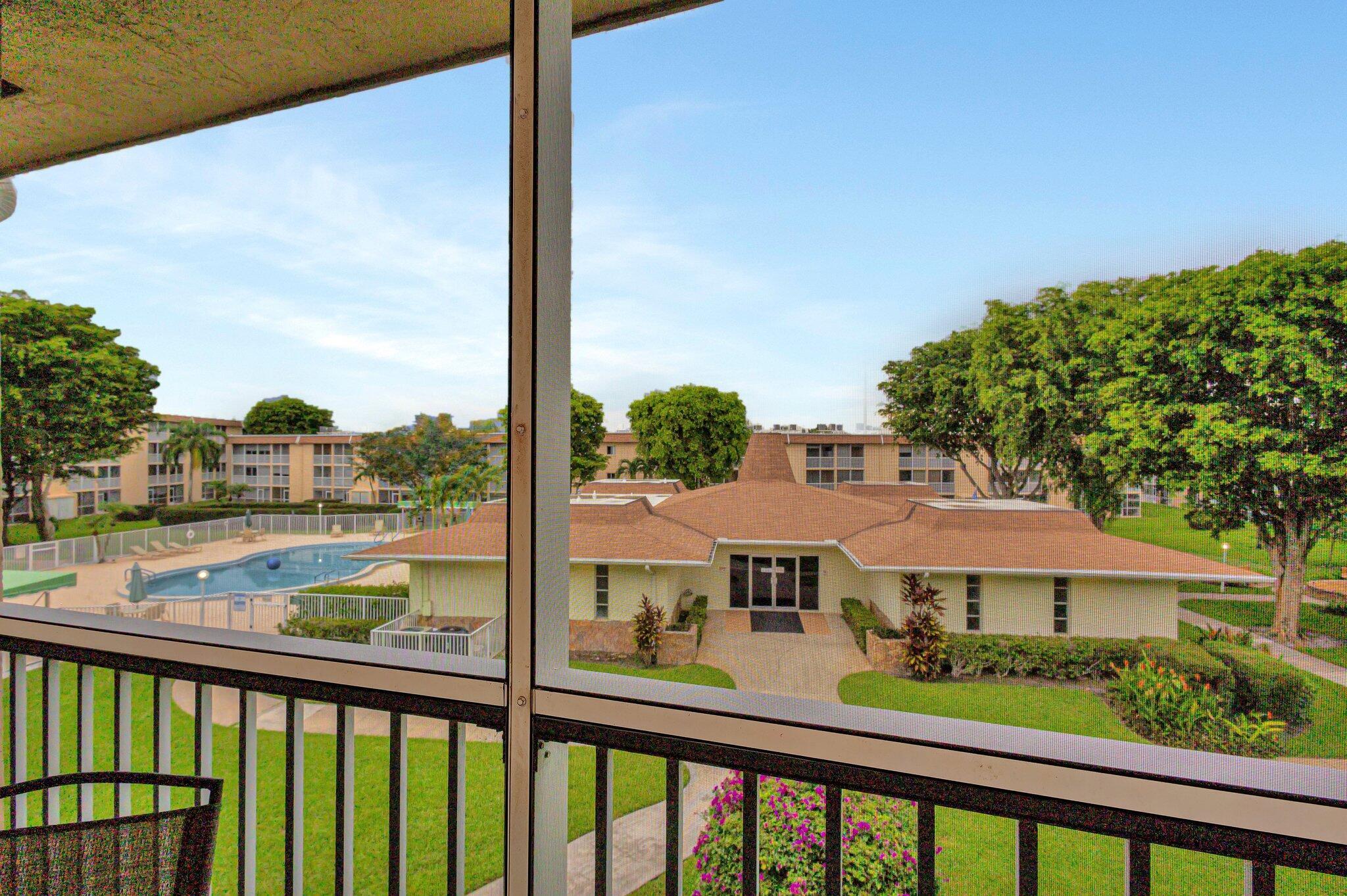 VILLAGE GREEN KENSINGTON CONDO - Residential